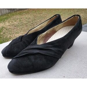 Joan & David Vtg Black Suede curved 2" heels Pleated Pumps Made in Italy 7.5B